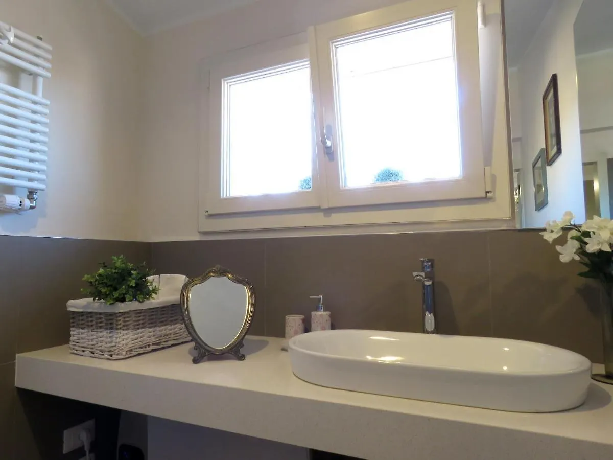 Montegrappa Apartment Bologna Italy