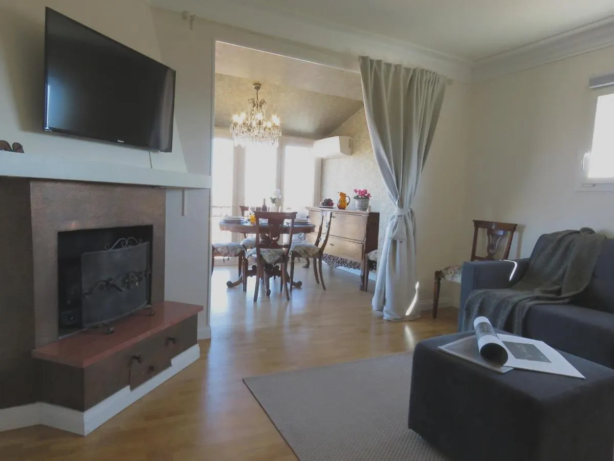 Montegrappa Apartment Bologna Italy